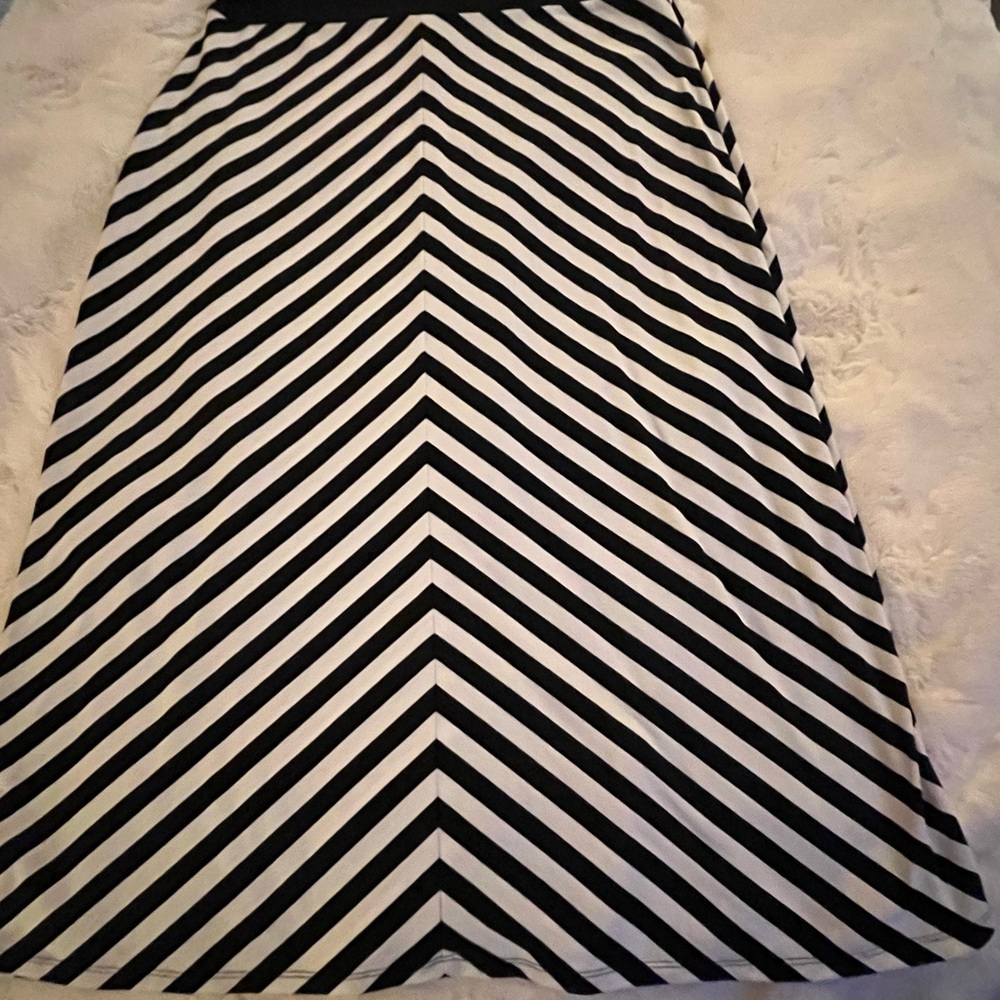 Faded Glory Black and White Midi Pencil Skirt